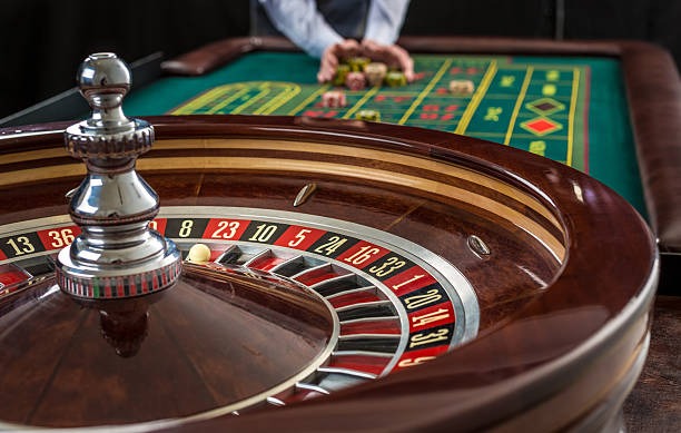 pilar mobile app home screen showing live-dealer casino tables and sportsbook menu